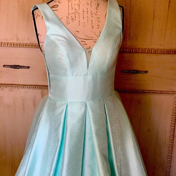 Cecilia Couture satin evening gown - Picture 3 of 13